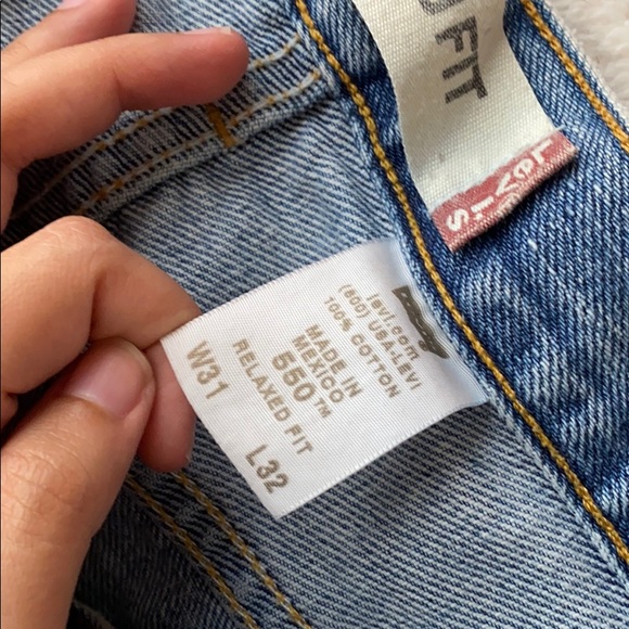 NWOT Distressed Levi’s Shorts Jean Ripped VTG EUC - Picture 6 of 6